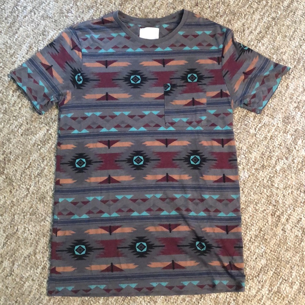 Men’s Small Tribal Carbon T-shirt